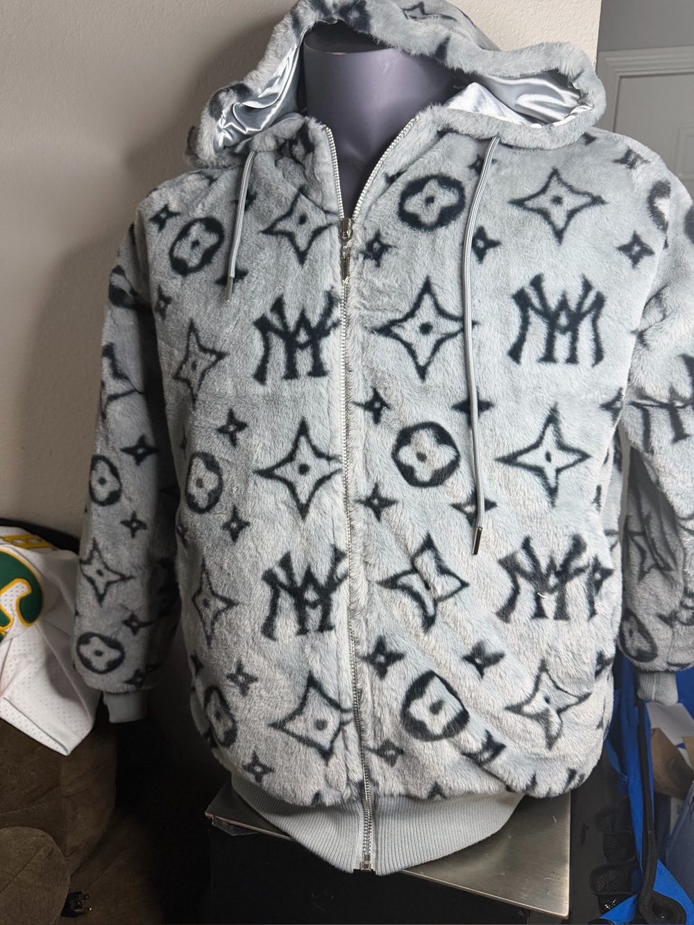 Watson Faux Fur Monogram NY Hooded Jacket Coat Gray Black Size Medium NWT
